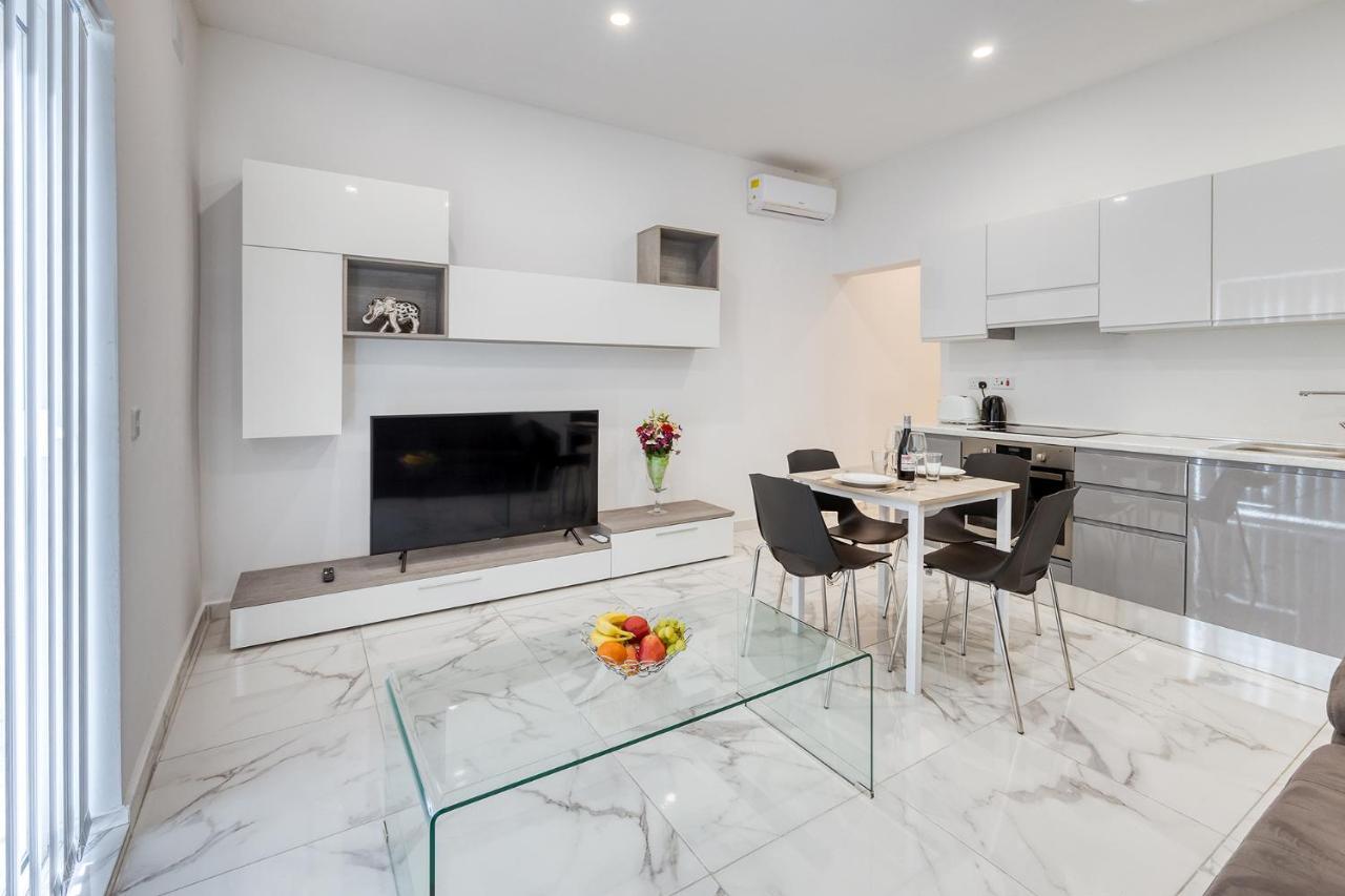 Modern 1Br Apartment, Central Location 슬리에마 외부 사진
